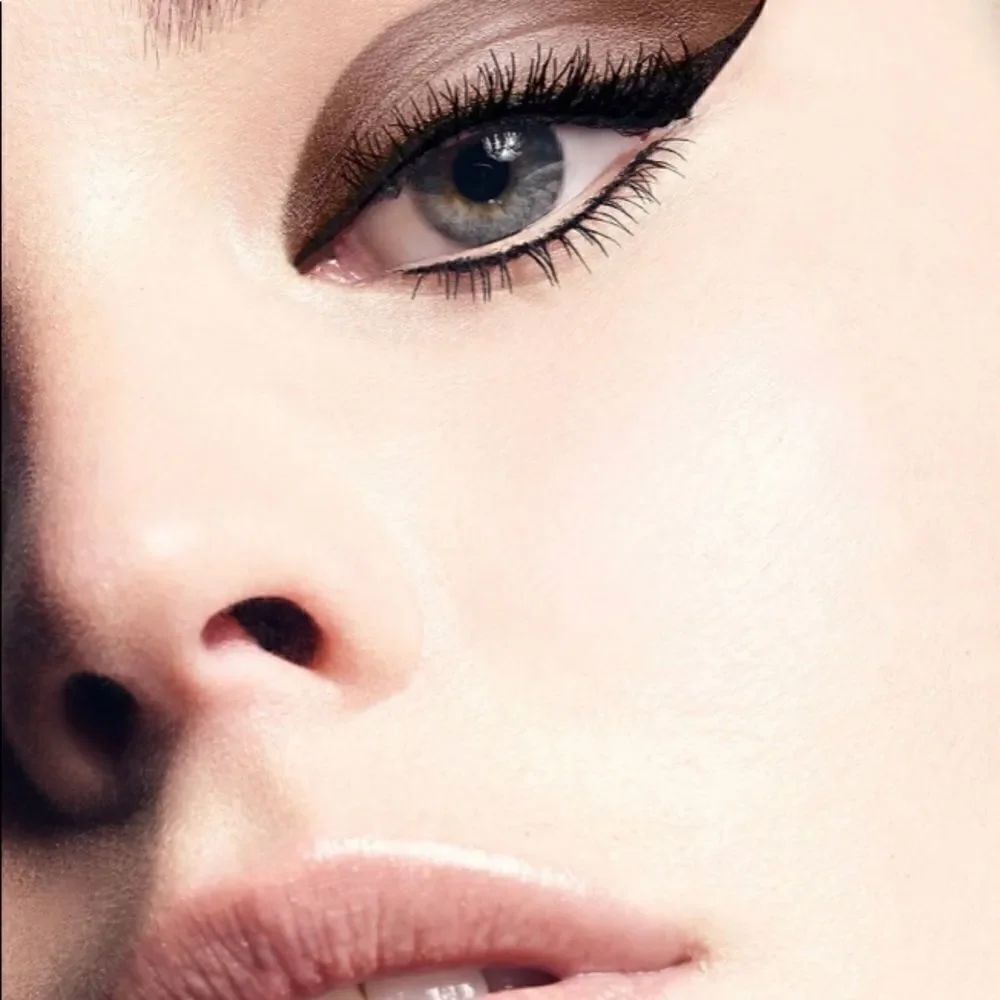 Stila Suede Shade Liquid Eyeshadow Smoky Silk